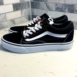 Vans Old Skool Shoe Black and White